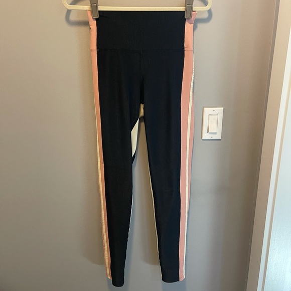 Beach Riot Ribbed Workout Leggings! Size M! - Picture 2 of 6